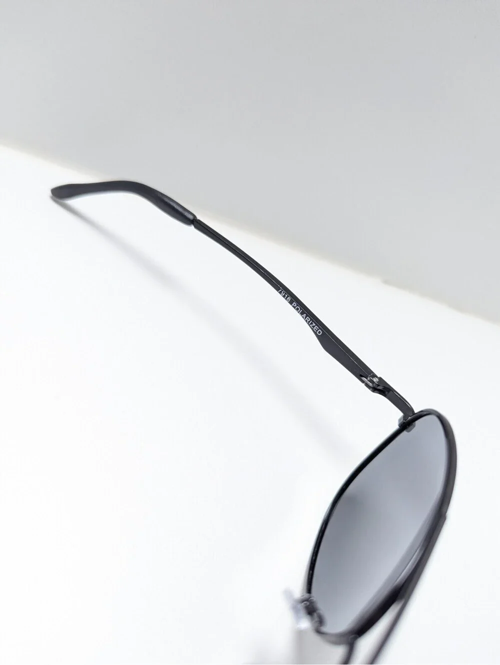 Classic Outdoor Gray Polarized Lens Sleek Black Aviator Men’s Fashion Sunglasses